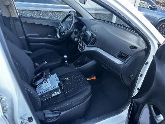 Kia Picanto 1.0 CVVT Design Edition picture 9
