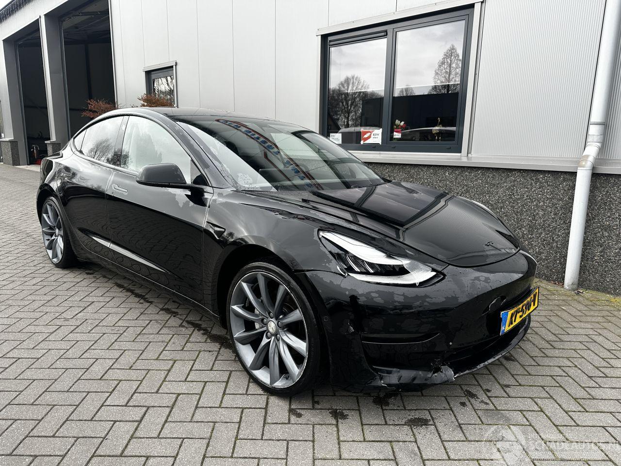 Tesla Model 3 Long Range AWD 75 kWh