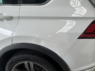 Volkswagen Tiguan 1.4 TSI Comfortline Business R picture 39