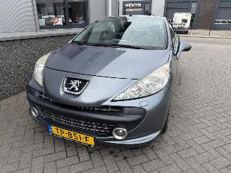 Peugeot 207 CC 1.6 VTi picture 7