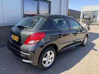 Peugeot 207 1.4 VTi Access picture 6