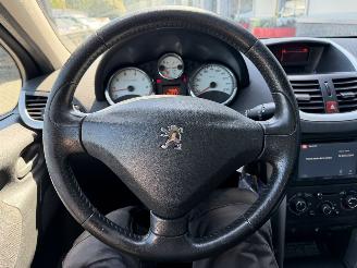 Peugeot 207 1.4 VTi Access picture 14