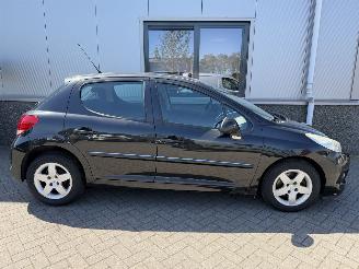 Peugeot 207 1.4 VTi Access picture 5