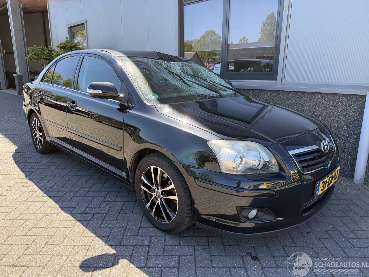 Toyota Avensis 2.0 VVTi Luna