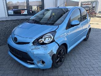 Toyota Aygo 1.0 VVT-i Dynamic Blue picture 2