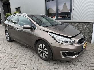 Unfallwagen Kia Cee d 1.6 GDI DynamicLine 2015/7