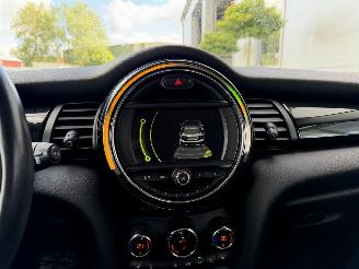 Mini Cooper 1.5 Cooper Chili Serious Business picture 29
