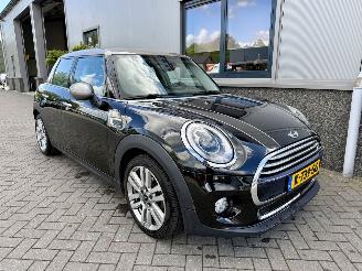 Unfallwagen Mini Cooper 1.5 Cooper Chili Serious Business 2017/6
