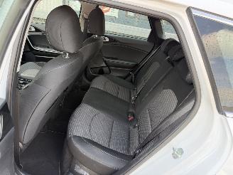 Kia Ceed 1.6 GDI PHEV DynamicLine Plug-in Sportswagon picture 28