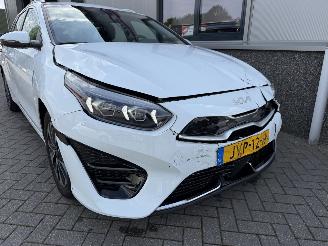 Kia Ceed 1.6 GDI PHEV DynamicLine Plug-in Sportswagon picture 16