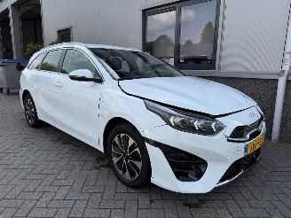 Kia Ceed 1.6 GDI PHEV DynamicLine Plug-in Sportswagon picture 13