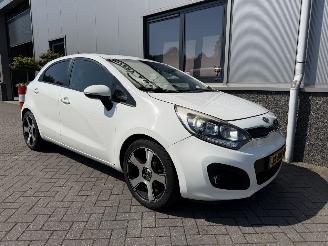 Coche accidentado Kia Rio 1.2 CVVT Super Pack 2012/6