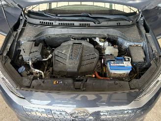 Hyundai Kona EV Premium 64kWh picture 39
