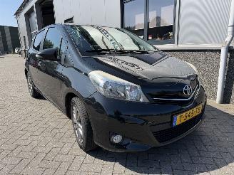 krockskadad bil auto Toyota Yaris 1.3 VVT-i Aspiration 2014/4