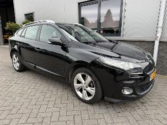Vaurioauto  passenger cars Renault Mégane 1.2 TCe Collection Estate 2013/7