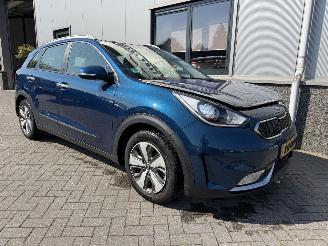 skadebil auto Kia Niro 1.6 GDI Hybrid First Edition 2016/9
