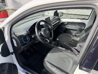 Volkswagen Up! 1.0 High up! BlueMotion picture 30