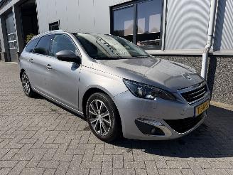 Auto incidentate Peugeot 308 308 SW 1.2 PureTech Allure Automaat 2017/4