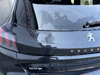 Peugeot 208 1.2 PureTech GT picture 17