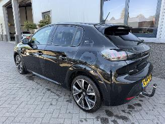 Peugeot 208 1.2 PureTech GT picture 37