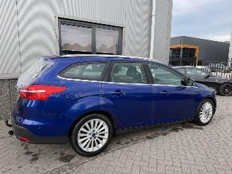 Ford Focus 1.0 Titanium picture 8