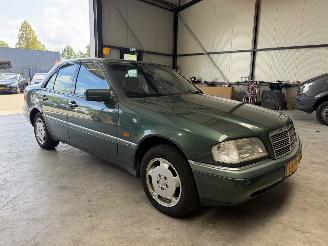 Mercedes C-klasse 200 Sport picture 2