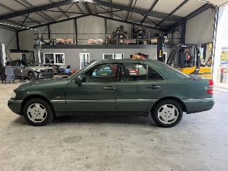 Mercedes C-klasse 200 Sport picture 12