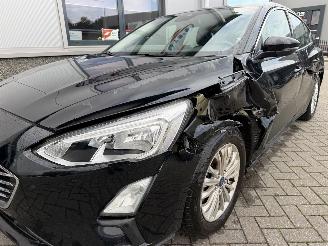 Ford Focus 1.0 EcoBoost Titanium Business picture 29