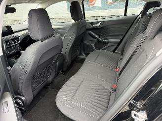 Ford Focus 1.0 EcoBoost Titanium Business picture 11