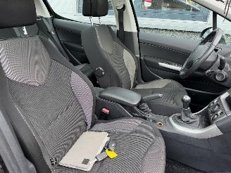 Peugeot 308 1.6 VTi XT picture 25
