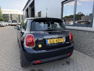 Mini Electric MINI Yours 33 kWh picture 22
