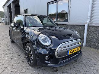 Mini Electric MINI Yours 33 kWh picture 27