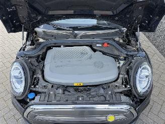 Mini Electric MINI Yours 33 kWh picture 39