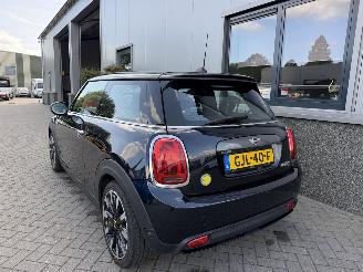 Mini Electric MINI Yours 33 kWh picture 21