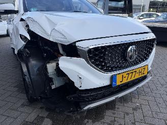 MG ZS EV Luxury 45 kWh picture 38