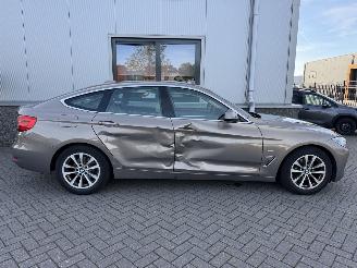 BMW 3-serie GT 320i xDrive Luxury picture 4