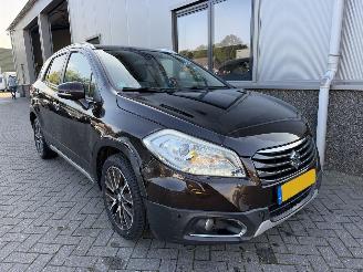 Schadeauto Suzuki SX4 S-Cross 1.6 Exclusive Automaat J-470-HX. 2014/9
