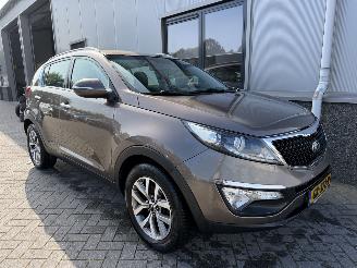 damaged passenger cars Kia Sportage 1.6 GDI ComfortLine 2015/6