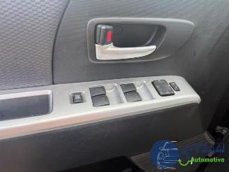 Mazda 5 5 (CR19), MPV, 2004 / 2010 2.0i 16V picture 4