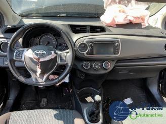 Toyota Yaris Yaris III (P13), Hatchback, 2010 / 2020 1.0 12V VVT-i picture 11