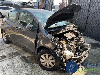 Toyota Yaris Yaris III (P13), Hatchback, 2010 / 2020 1.0 12V VVT-i picture 6