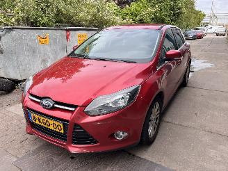 Schadeauto Ford Focus 1.0 ecoboost 2013/4