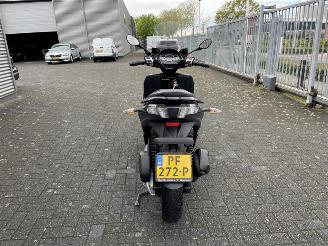 Piaggio MP3 300 Yourban Autorijbewijs picture 7
