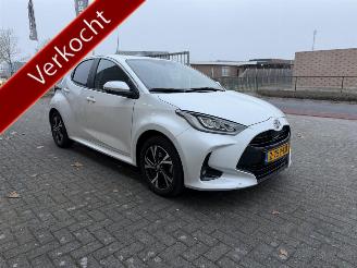krockskadad bil auto Toyota Yaris 1.5 Hybrid 115 First Edition 2024/6