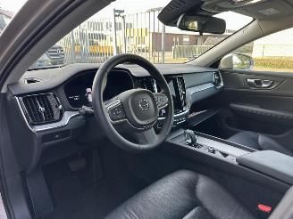 Volvo V-60 2.0 B3 Essential Edition picture 15