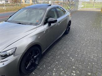 Lexus IS 300h Sport Edition picture 2