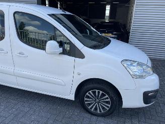 Peugeot Partner 120 1.6 BlueHDi 100 L1 Première S&S picture 4