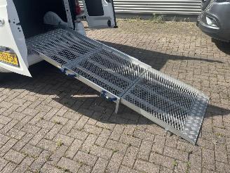 Peugeot Partner 120 1.6 BlueHDi 100 L1 Première S&S picture 15
