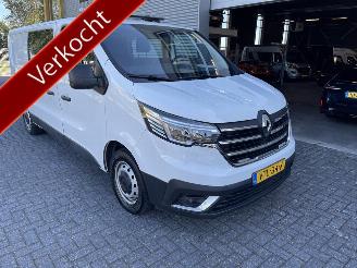 krockskadad bil bedrijf Renault Trafic 2.0 dCi 130 T29 L2H1 DC Comfort 2023/3