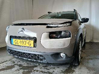krockskadad bil auto Citroën C4 C4 Cactus (0B/0P) Hatchback 5-drs 1.2 PureTech 82 12V (EB2F(HMZ)) [60k=
W]  (09-2014/...) 2015/6